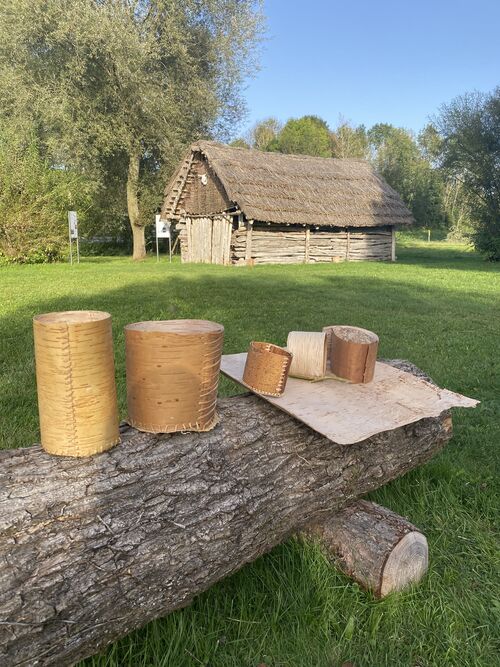 Fertigung von Birkenrindengefäßen/-dosen