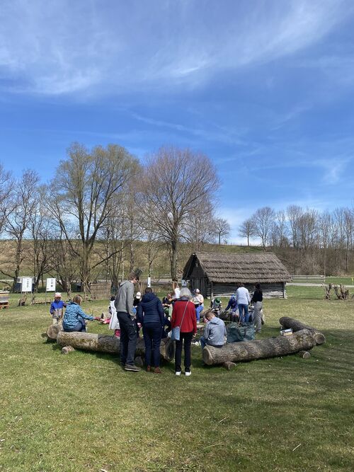 Hier funktioniert Inklusion – Ferienprogramm im Steinzeitdorf