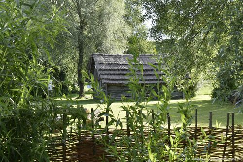Führung durch das Steinzeitdorf - kostenfrei und ohne Anmeldung