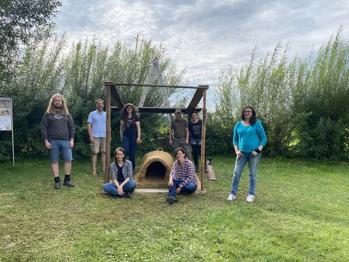 Bau eines Kuppelofens aus Lehm